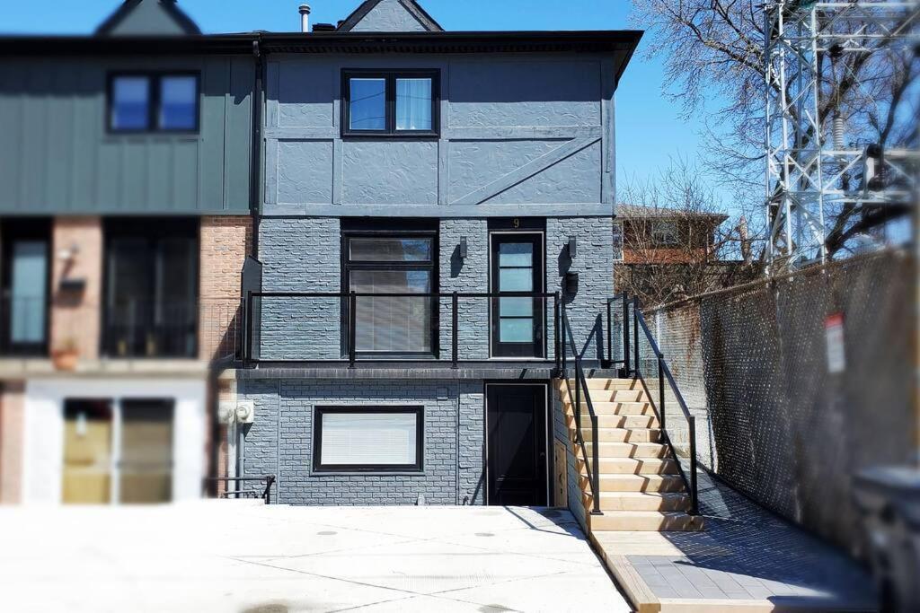 Renovated Guest Suite Near The Lake & High Park In Toronto! Экстерьер фото