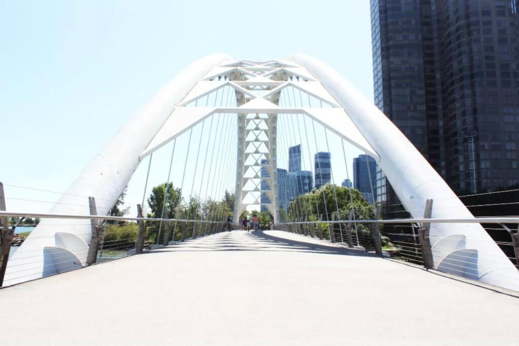 Renovated Guest Suite Near The Lake & High Park In Toronto! Экстерьер фото