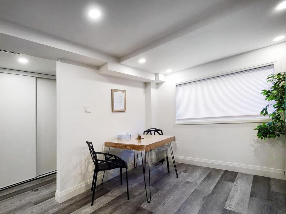 Renovated Guest Suite Near The Lake & High Park In Toronto! Экстерьер фото